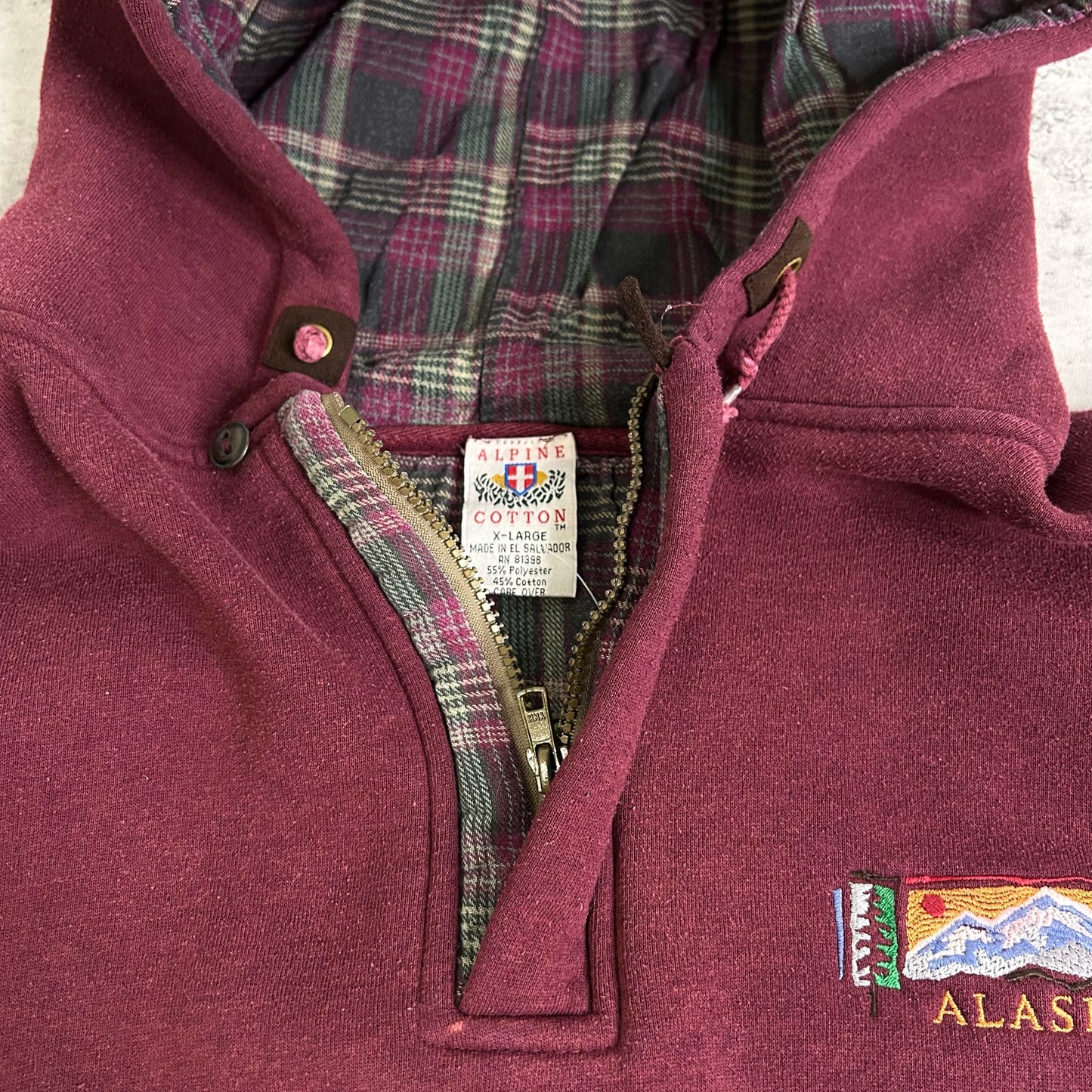 90's Alaska 1/4 Zip Hoodie size XL